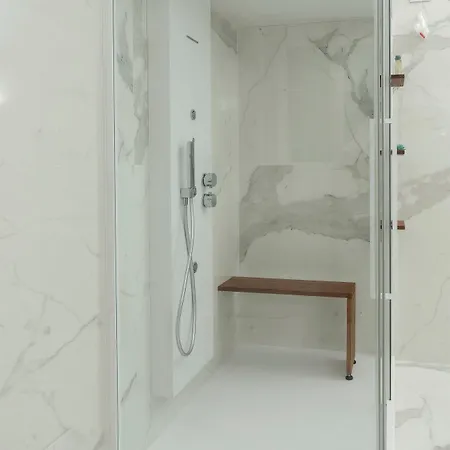 Alojamento de Acomodação e Pequeno-almoço L'ara Capri